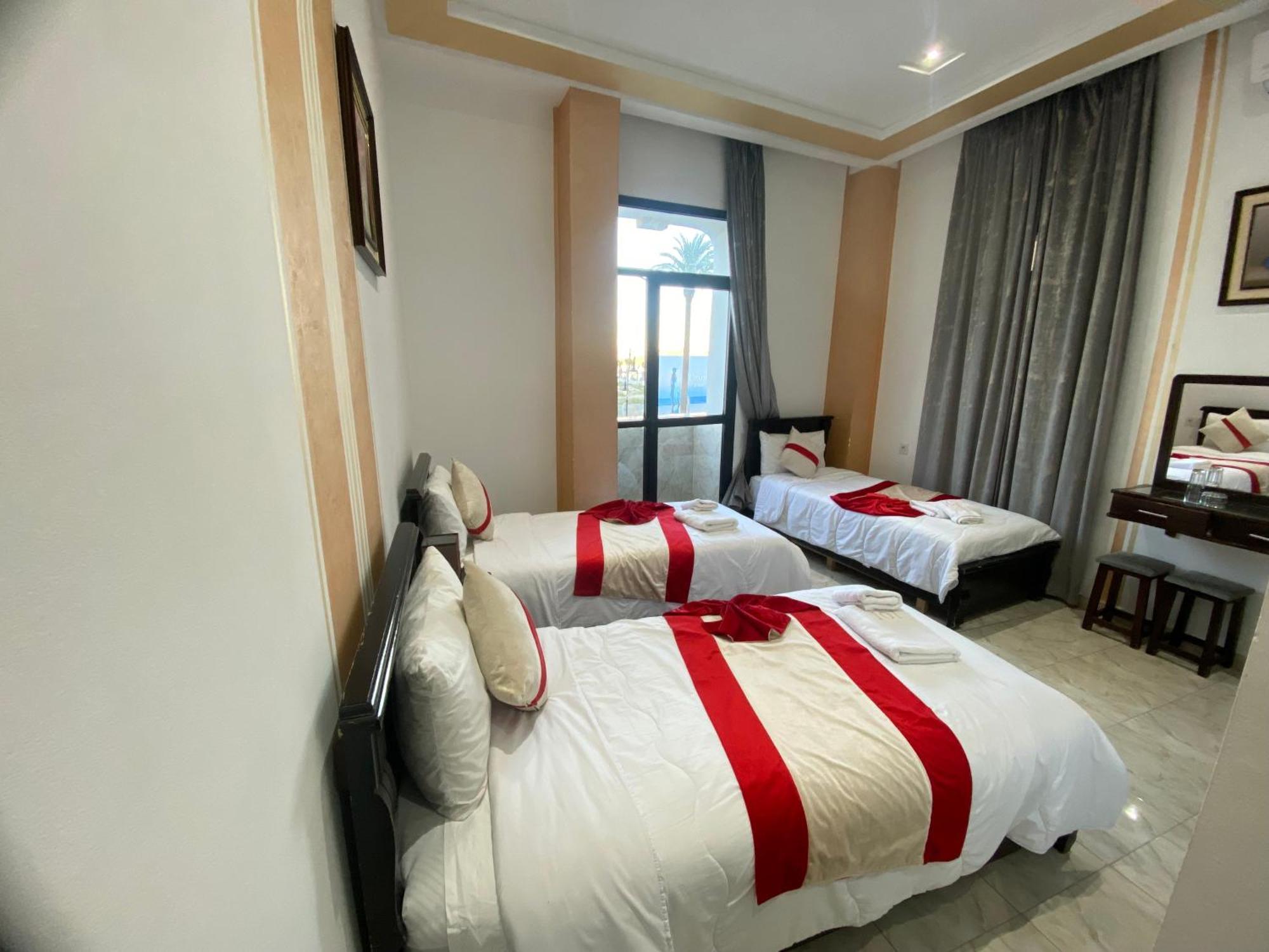 Hotel Biarritz Tanger Buitenkant foto